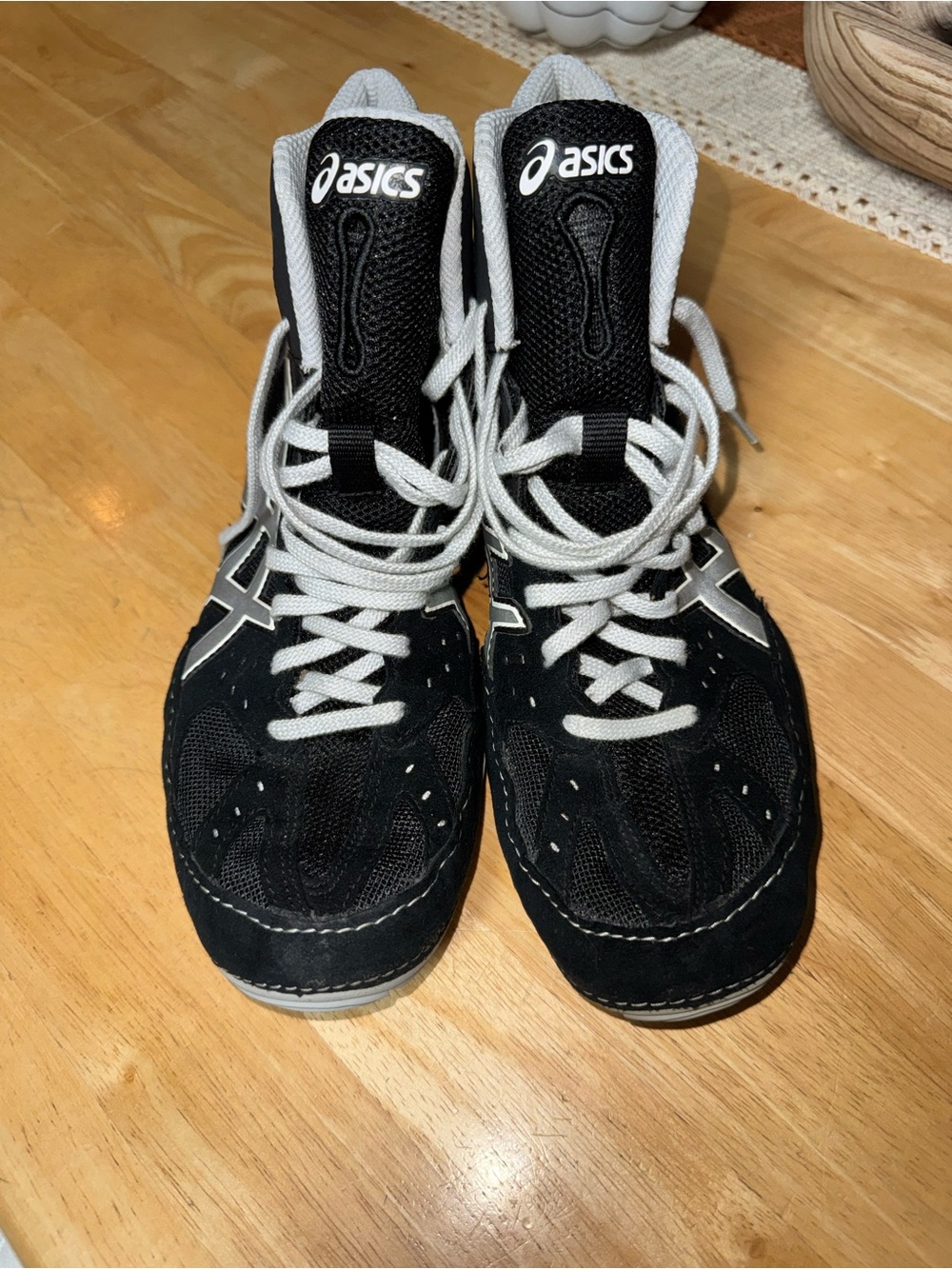 ASICS Cael V6.0 Wrestling Shoes | Men’s US 9.5 | Black & Silver